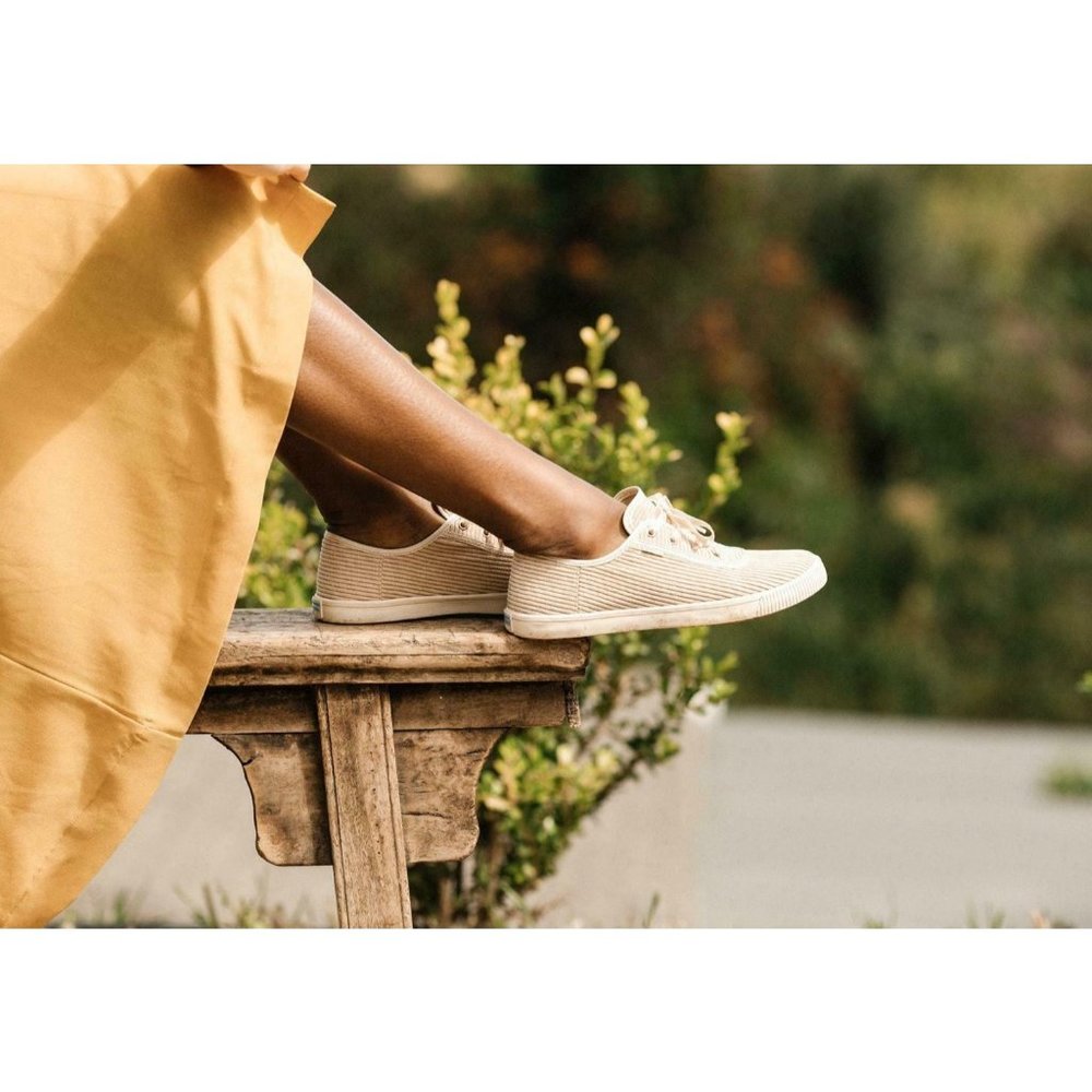 Toms Corduroy Lace Up Sneaker Shoes Low Top Footwear Beige Size 10 Women